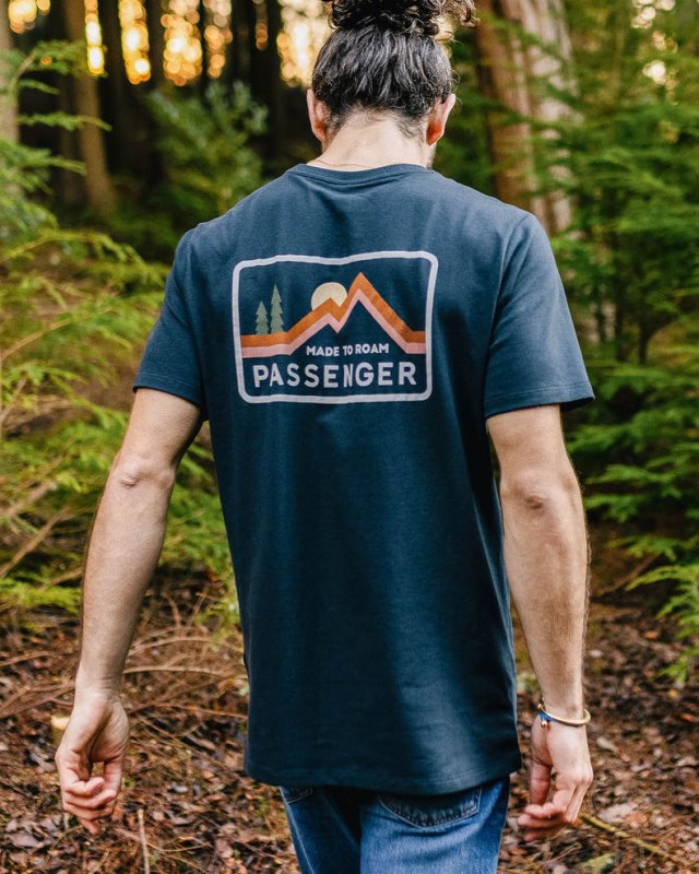 Passenger Made To Roam リサイクルコットン Tシャツ ディープネイビー