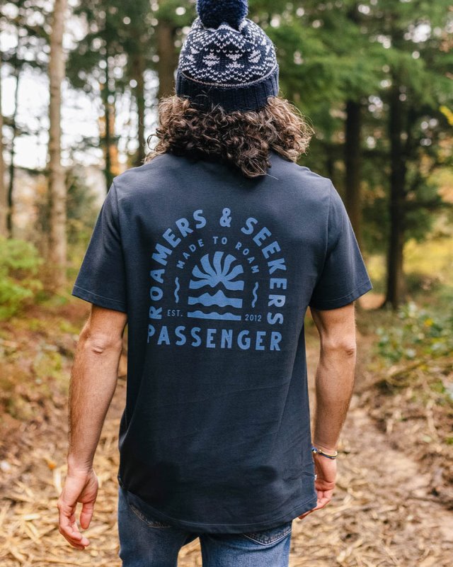 パッセンジャー イーブンフォール リサイクルコットン Tシャツ ディープネイビー