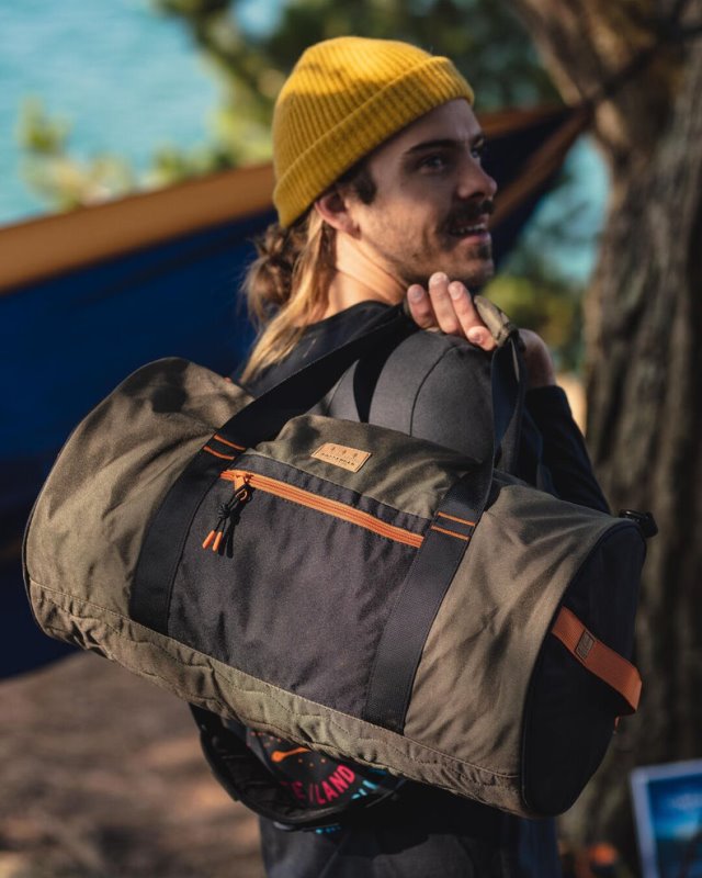 パッセンジャー エスケープ イット オール 30L リサイクル ダッフル バッグ カーキ