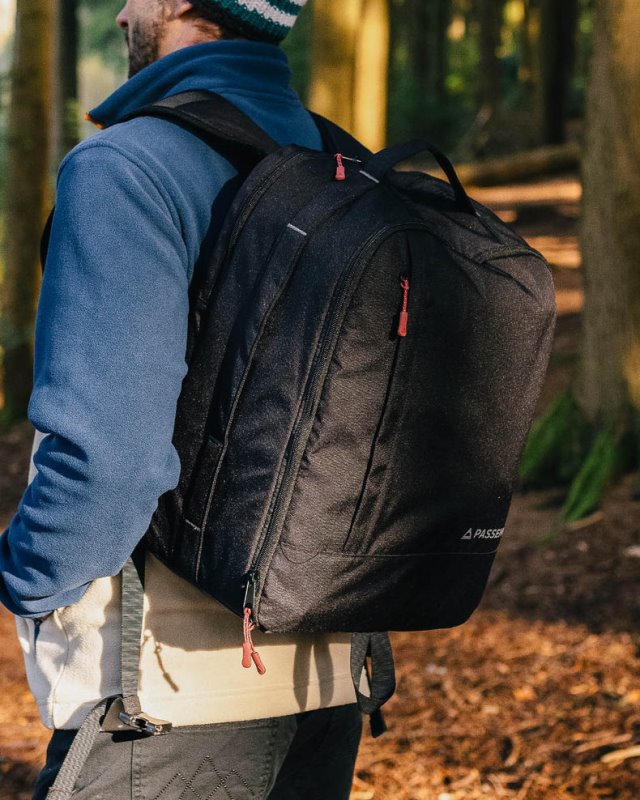パッセンジャー アセント ウィークエンダー リサイクル 35L バックパック ブラック