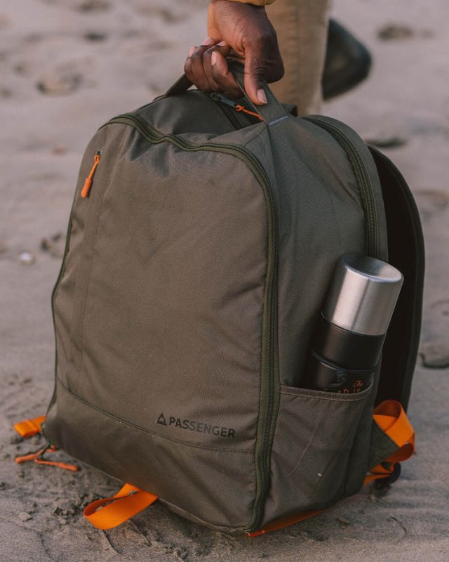 パッセンジャー アセント ウィークエンダー リサイクル 35l バックパック カーキ