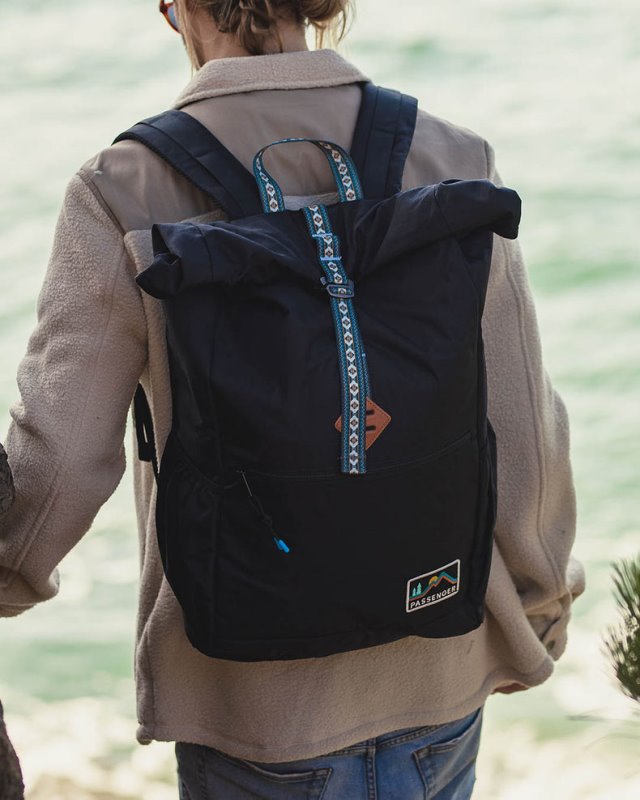 乗客のバックウッド リサイクル ロールトップ 32l ブラック