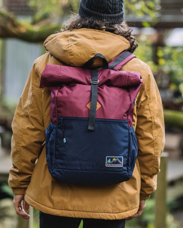 乗客のバックウッド リサイクル ロールトップ 32l ネイビー/バーガンディ