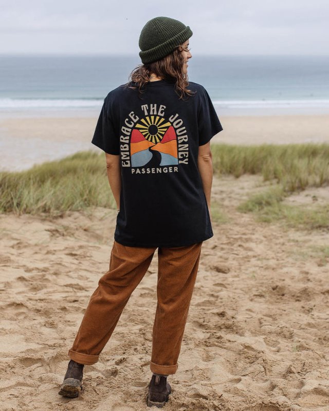 パッセンジャー エンゲージ ザ ジャーニー オーバーサイズ リサイクル コットン Tシャツ ブラック